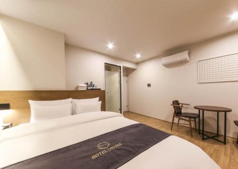 Gwangju Divine Hotel Gwangju Metropolitan City Habitación foto
